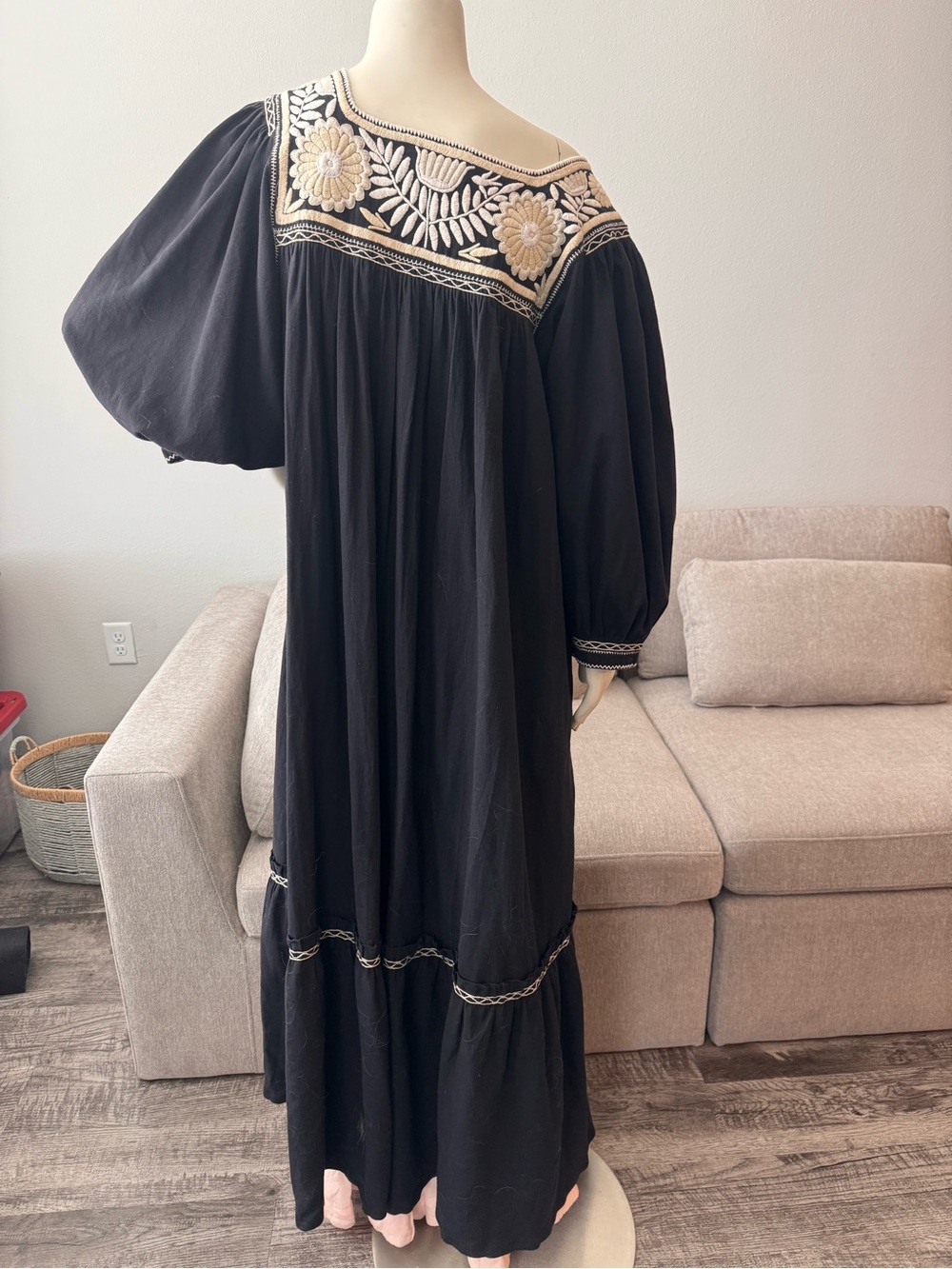 Mi Golondrina Black Embroidered Cotton Maxi Dress L Balloon Sleeve Boho 795$ - Picture 7 of 8